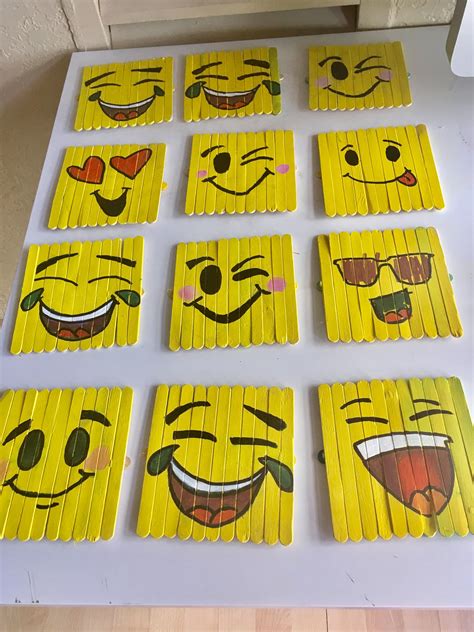 Emojis made of popsicle sticks Popsicle Stick Art, Popsicle Crafts ...