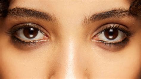 Eyelash Tinting: 5 Things to Know Before Getting It | Glamour