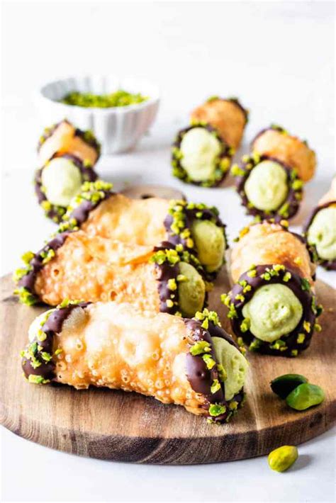 Pistachio Cannoli - Pies and Tacos