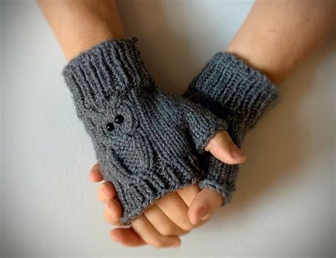 How to Knit Fingerless Gloves – with OWLS! | Fingerless gloves knitted ...