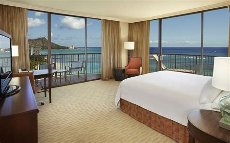 Hilton Hawaiian Village Waikiki Beach Resort Hotel Review, Honolulu ...