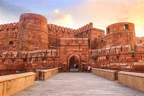 Agra Fort - History and Facts | History Hit