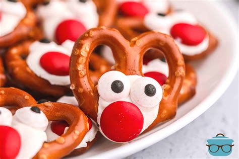 REINDEER PRETZEL CHRISTMAS SNACKS | The Country Cook