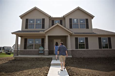 Freddie Mac US 30-Year Mortgage Rate Falls to 5.3% - Bloomberg