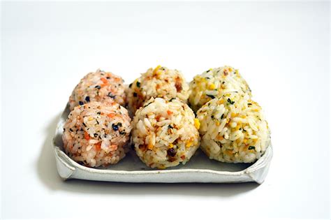 Furikake Rice Balls - Jaja Bakes - jajabakes.com