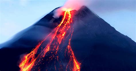 Thousands are forced to flee as Mount Mayon threatens to blow