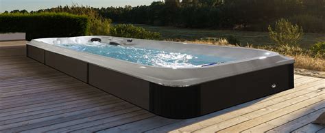 PowerActive™ 16 | Fitness Swim Spa Pool | Jacuzzi®