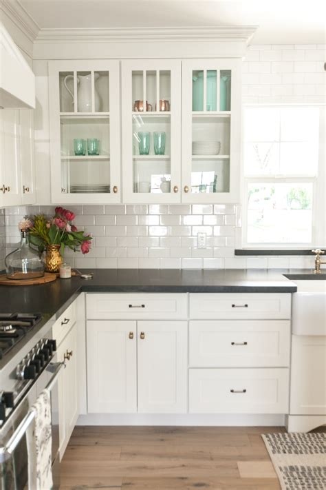 White Kitchen Cabinets White Backsplash - Iwn Kitchen