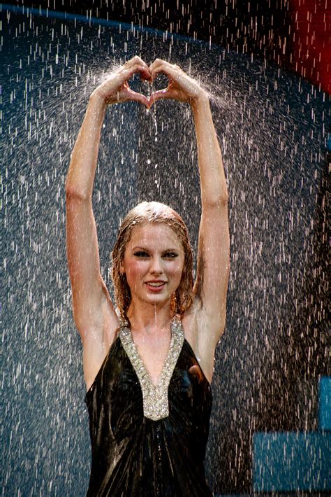 Fearless Tour 2009 Promotional Photos - Taylor Swift Photo (22397333 ...