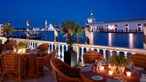 Grand Canal dining in Venice at Restaurant La Cusina | Places around ...