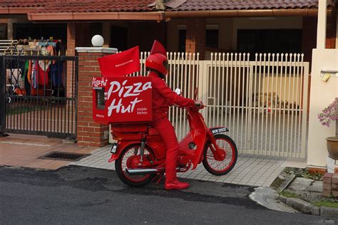 Pizza Hut - Rescue Bike :: Behance