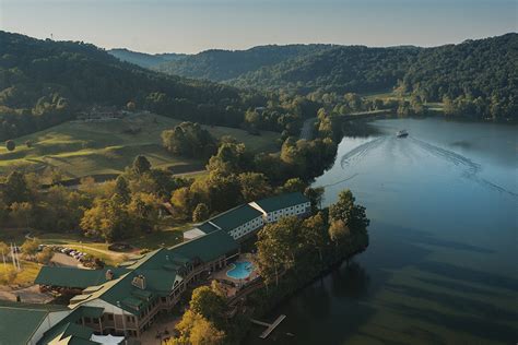 4 West Virginia Resorts to Stay at this Summer