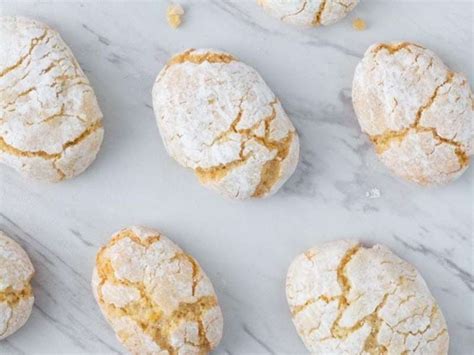 Ricciarelli: Chewy Italian Almond Cookies Recipe - Whisk