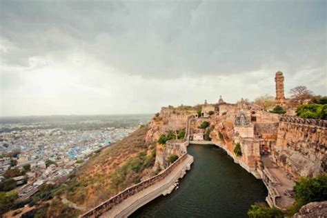 The Chittor Fort: Closely Entwined with Rajput History - HubPages