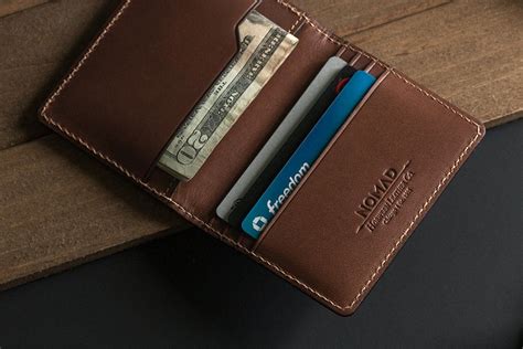 Slim Wallet with Tile Tracking, Brown | NOMAD® | Premium leather ...