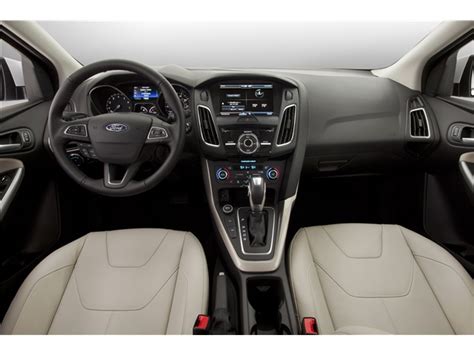 2017 Ford Focus Interior | U.S. News & World Report