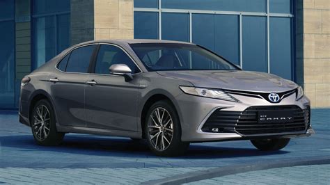 2022 Toyota Camry Hybrid launched at ₹41.70 lakh. Here are all the ...