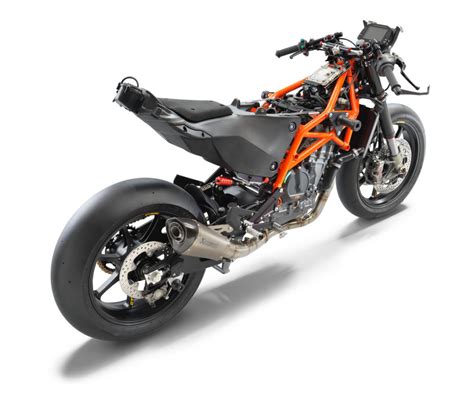 KTM Announces Ultra-Exclusive, Track-Only RC 8C - Roadracing World ...