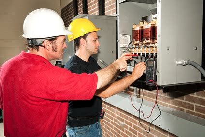 Electrician Trade Schools: a Head-Start to Apprenticeship