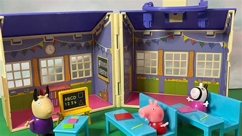 Peppa Pig Classroom Playset- Peppa Pig and Friends go to School- Learn ...