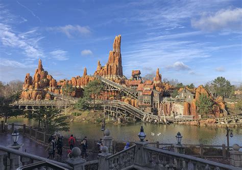 Frontierland at Disneyland Paris | Mark Eades Enterprises