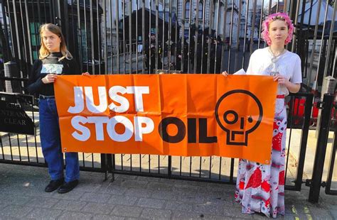 Just Stop Oil youth campaigners deliver ultimatum to Rishi Sunak – Just ...