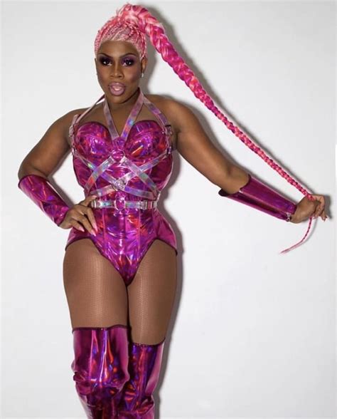 Monet X Change looking gorgeous in pink! : rupaulsdragrace