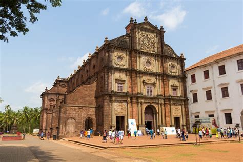 5 Famous Churches in Goa that You Must Visit During Your Trip