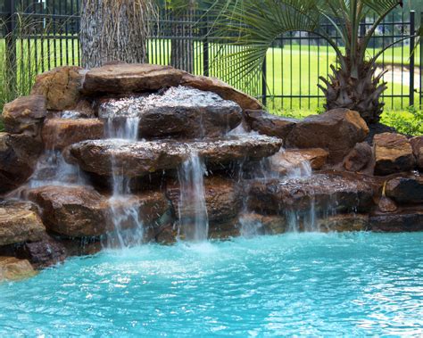 11 Sample Pools With Waterfalls For Small Space | Home decorating Ideas