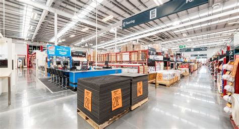 Bunnings Warehouse / Hutchies