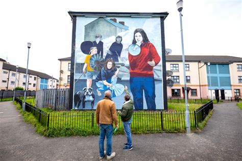 Bogside History Tour – Walking Tour – VisitDerry Visitor Pass