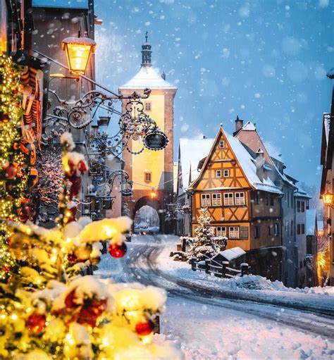 Winter in Rothenburg ob der Tauber, northern Bavaria, Germany ...