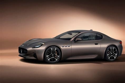 2023 Maserati GranTurismo First Look: The GT Is Back! | Edmunds