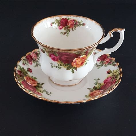 Porcelain/China Footed Tea Cup & Saucer Set Bone China 1 Royal Albert ...