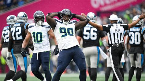 Seahawks celebrate 10th anniversary with thrilling win over Panthers ...