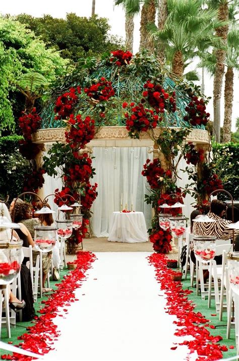 50 Red Rose Wedding Ideas - Perfect For Valentine's Day - Weddingomania