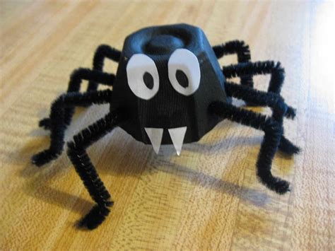 15 Spooky Spider Themed Crafts | Halloween spider craft, Halloween ...