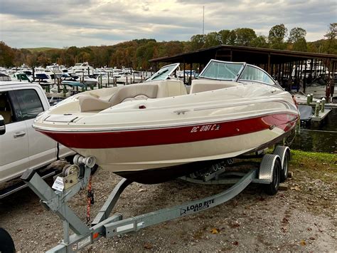 2002 Sea Ray 220 Sundeck Deck for sale - YachtWorld