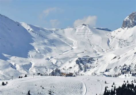 Dolomites Ski Resorts Italy | Dolomites Ski Lifts, Terrain, Maps & Tickets