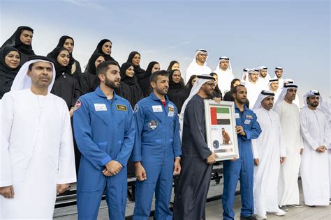 Sheikh Mohamed bin Zayed meets UAE astronauts and Mission 2 Team ...