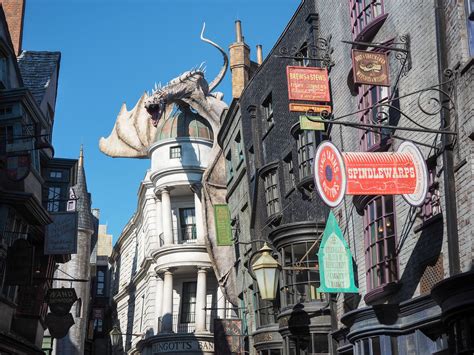 10 Can't-Miss Things to Do at the Harry Potter Parks in Orlando