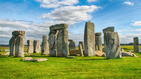 Stonehenge and other stolen objects returned to their homes - CBBC ...