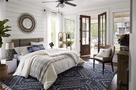 Create a Lakeside Bedroom Aesthetic No Matter Where You're Spending ...