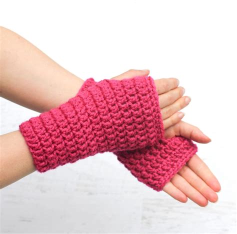 Top Free Crochet Patterns for Fingerless Gloves and Mittens - Easy ...