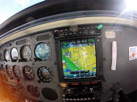 Cessna 172S Instrument Panel : aviation