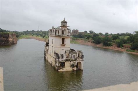 The Chittor Fort: Closely Entwined with Rajput History - HubPages