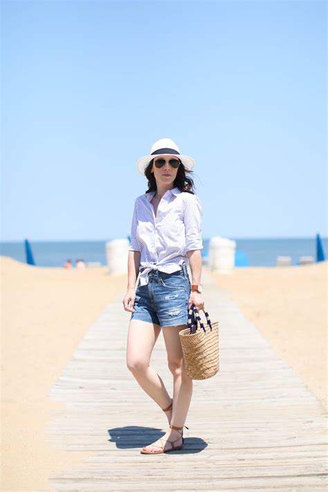 A Casual Outfit for the Beach - alittlebitetc