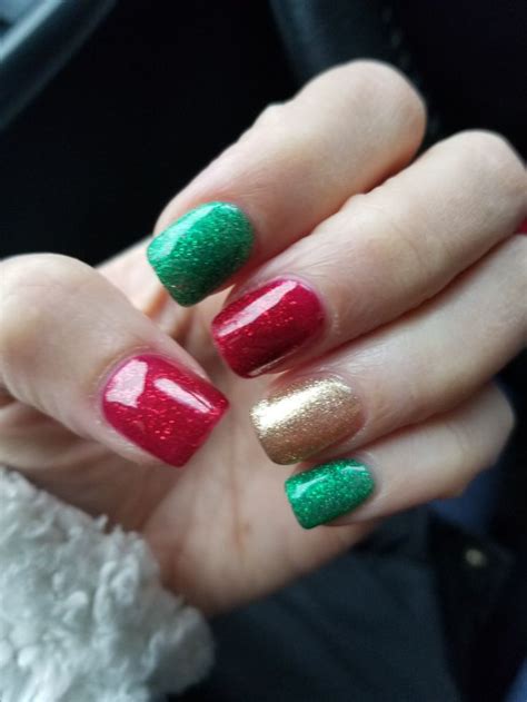 Christmas nails, red, gold and green nails | Green nails, Red nails ...