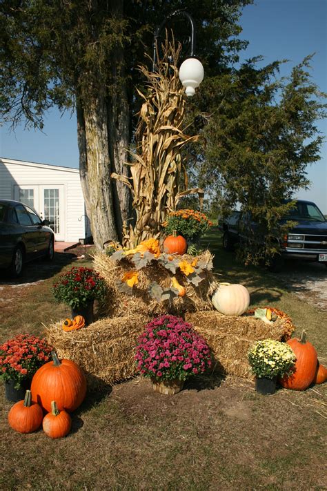 Outdoor Fall Decorations - Home Decor