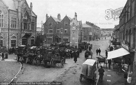 Photo of Llangefni, Market Square c.1900 - Francis Frith